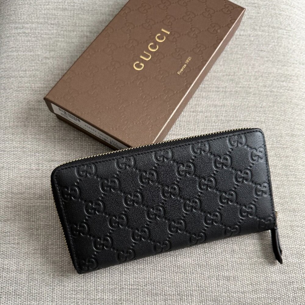 Unisex Gucci Black Guccissima Leather Zip Wallet